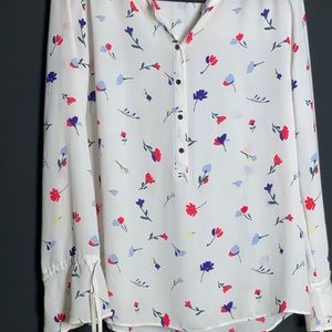 This beautiful Pre-loved floral Reitman Top is perfect for casual or party wear.